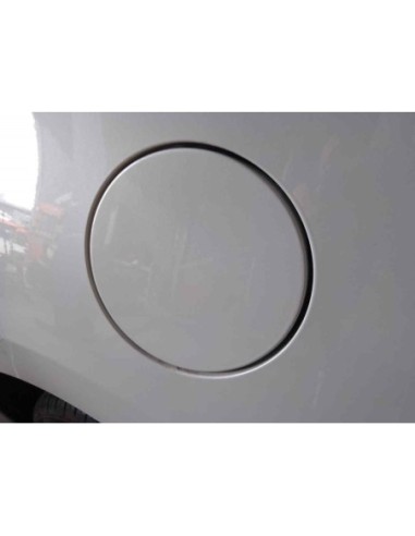 TAPA EXTERIOR COMBUSTIBLE TOYOTA AURIS (E18) -...