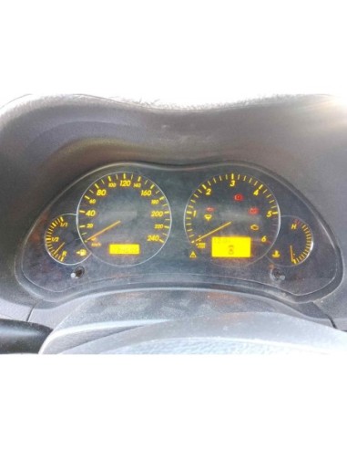 CUADRO INSTRUMENTOS TOYOTA AVENSIS BERLINA...