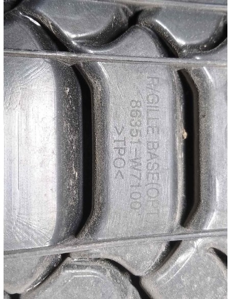 REJILLA DELANTERA KIA RIO (UB) - 210509