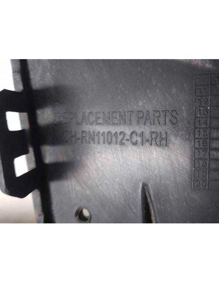 MOLDURA ANTINIEBLA DERECHA   - 190709