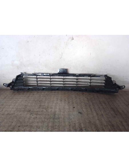 REJILLA PARAGOLPES CENTRAL TOYOTA AURIS (E18) - 194867