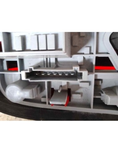 PILOTO TRASERO DERECHO MERCEDES-BENZ CLASE C...