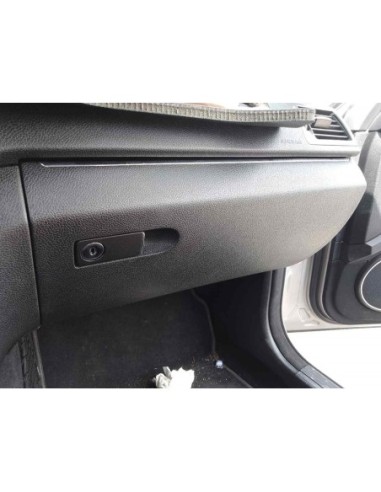 GUANTERA MERCEDES-BENZ CLASE C (BM 204) BERLINA...