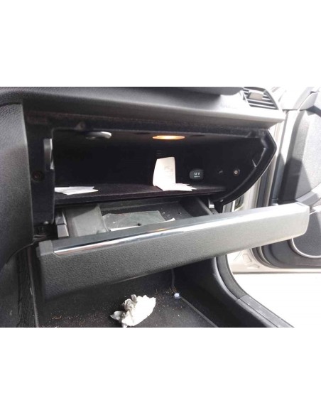 GUANTERA MERCEDES-BENZ CLASE C (BM 204) BERLINA - 199979