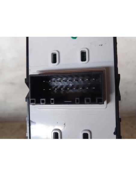 MANDO ELEVALUNAS DELANTERO IZQUIERDO HYUNDAI I30 FASTBACK (PD) - 204070