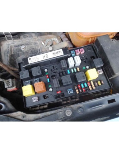 CAJA RELES / FUSIBLES OPEL ASTRA H BERLINA -...