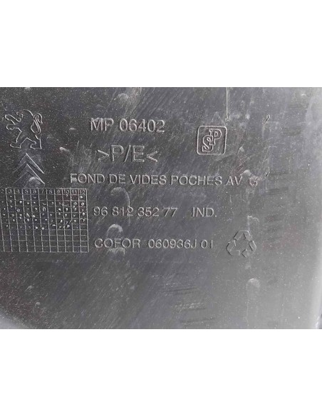 GUARNECIDO PUERTA DELANTERA IZQUIERDA PEUGEOT PARTNER TEPEE - 225218