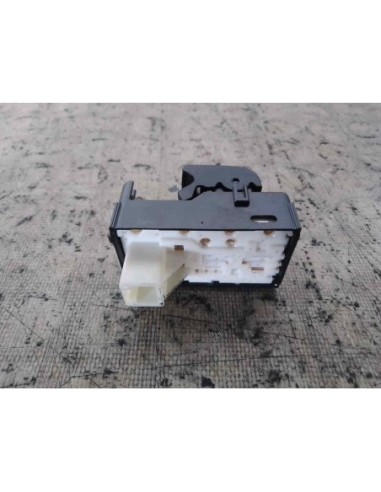 MANDO ELEVALUNAS DELANTERO DERECHO TOYOTA AURIS...