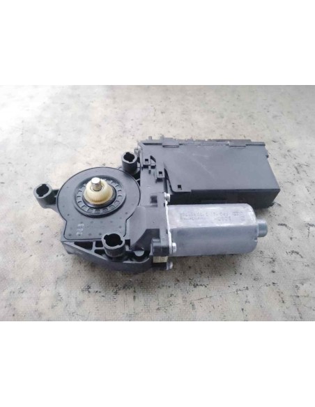 MOTOR ELEVALUNAS DELANTERO DERECHO AUDI A4 BERLINA (8E) - 212135
