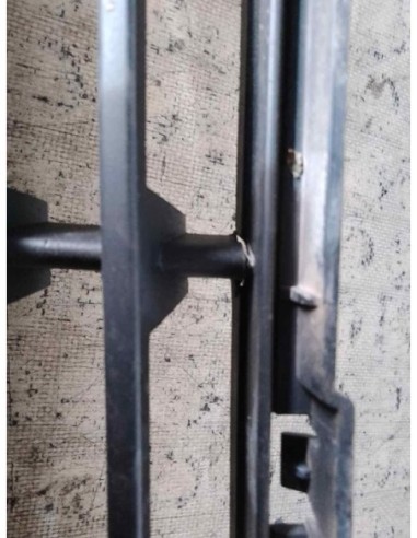 REJILLA DELANTERA VOLVO V40 - 221229