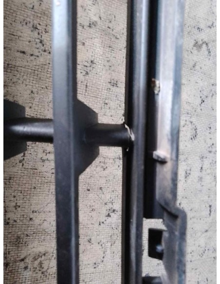 REJILLA DELANTERA VOLVO V40 - 221229