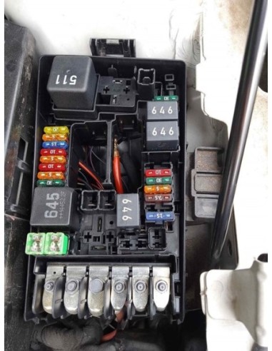 CAJA RELES / FUSIBLES VOLKSWAGEN GOLF SPORTSVAN...