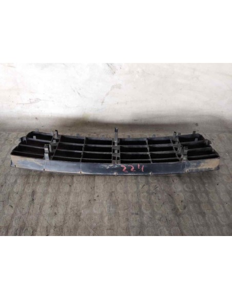 REJILLA DELANTERA AUDI A6 BERLINA (4B2) - 235411