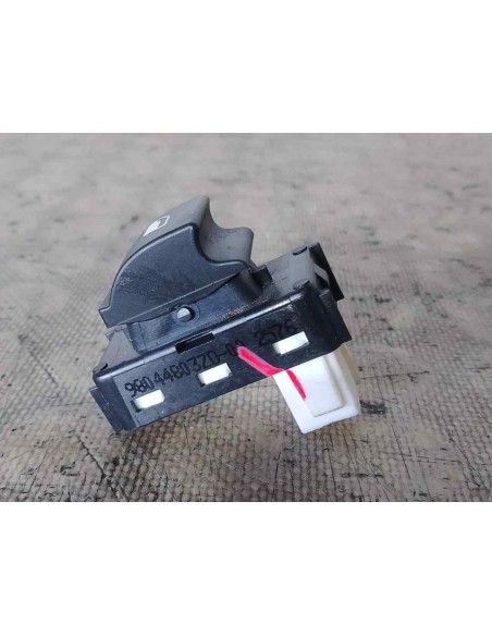 MANDO ELEVALUNAS DELANTERO DERECHO PEUGEOT 3008 - 207139