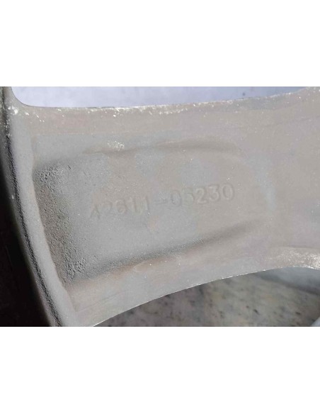 LLANTA TOYOTA AVENSIS BERLINA (T25) - 200546