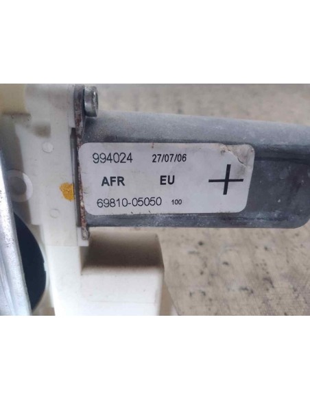 ELEVALUNAS DELANTERO DERECHO TOYOTA AVENSIS BERLINA (T25) - 194966