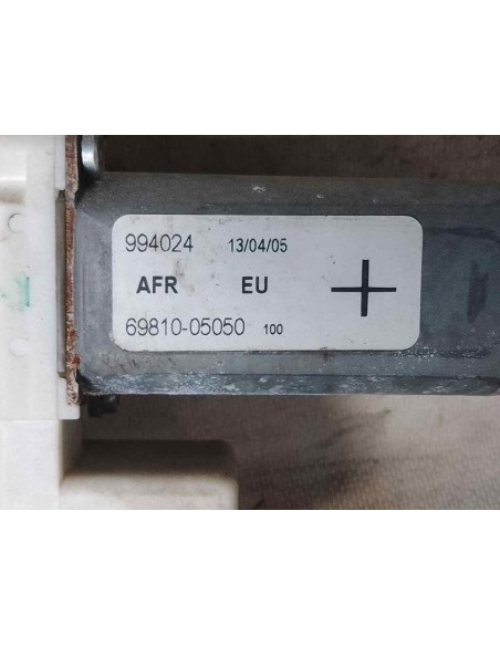 ELEVALUNAS DELANTERO DERECHO TOYOTA AVENSIS BERLINA (T25) - 200350