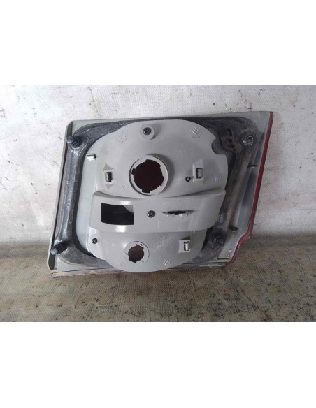 PILOTO TRASERO IZQUIERDO INTERIOR KIA CARENS (RS) - 224026