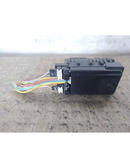 CAJA RELES / FUSIBLES CITROEN C4 BERLINA - 111037