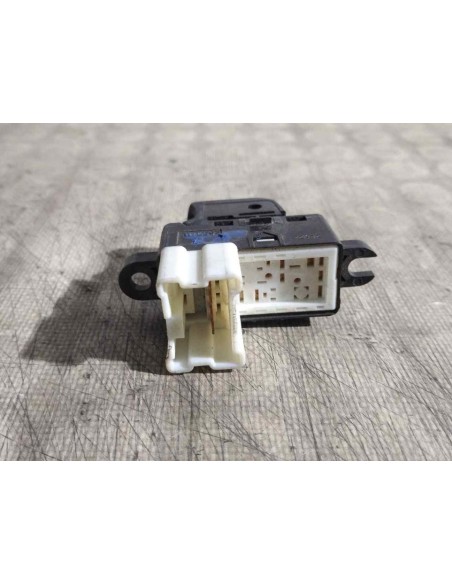 MANDO ELEVALUNAS DELANTERO DERECHO NISSAN MICRA (K12E) - 142226