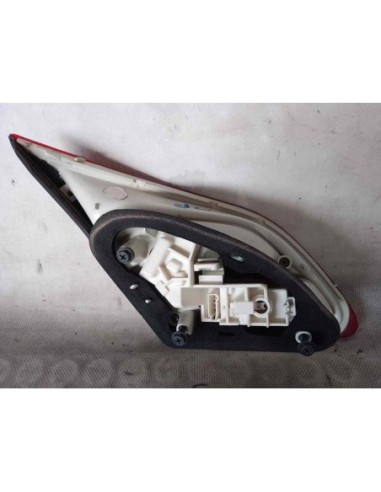 PILOTO TRASERO DERECHO INTERIOR OPEL ASTRA J...