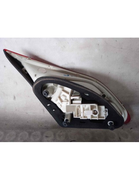 PILOTO TRASERO DERECHO INTERIOR OPEL ASTRA J BERLINA 5P - 95260