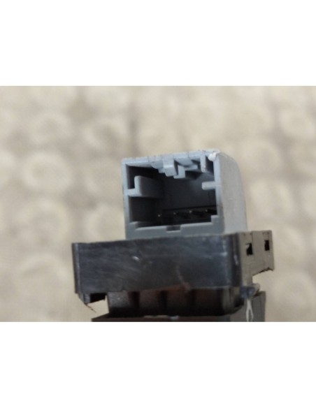 MANDO ELEVALUNAS DELANTERO DERECHO AUDI A4 AVANT (8E) - 105987