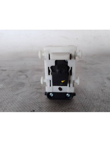 MANDO ELEVALUNAS DELANTERO DERECHO...