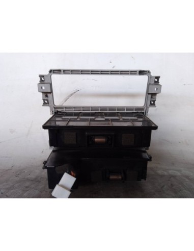 CENICERO KIA SORENTO (BL) - 112041