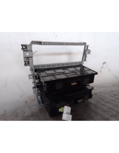 CENICERO KIA SORENTO (BL) - 112041