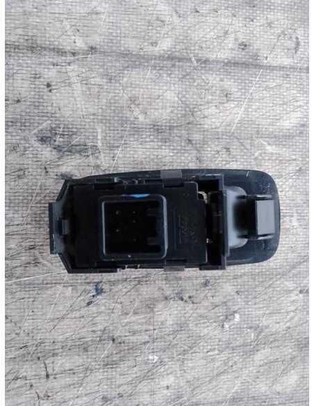 MANDO ELEVALUNAS TRASERO IZQUIERDO TOYOTA COROLLA (E12) - 114427