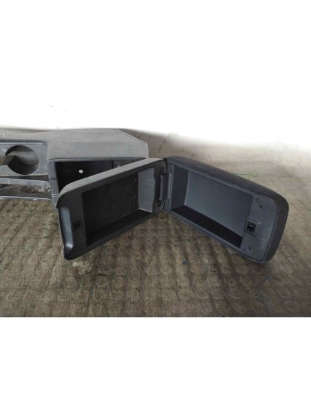 APOYABRAZOS CENTRAL TOYOTA COROLLA (E12) - 114885