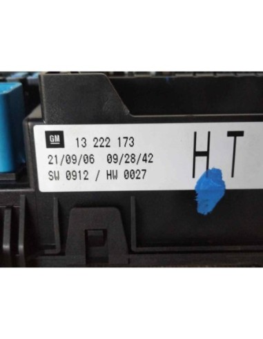 CAJA RELES / FUSIBLES OPEL ASTRA H BERLINA -...