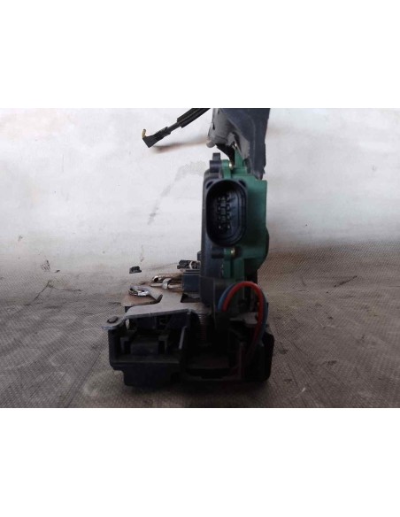 CERRADURA PUERTA DELANTERA DERECHA VOLKSWAGEN PASSAT BERLINA (3B3) - 125770