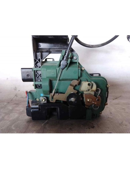 CERRADURA PUERTA DELANTERA DERECHA VOLKSWAGEN PASSAT BERLINA (3B3) - 125770