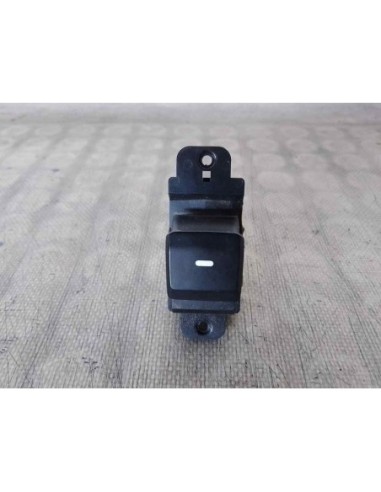 MANDO ELEVALUNAS DELANTERO DERECHO HYUNDAI I20...