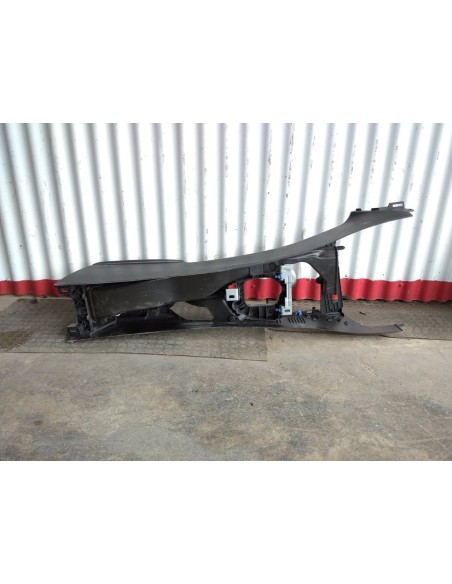 APOYABRAZOS CENTRAL BMW SERIE 1 BERLINA 5P (F20) - 130293