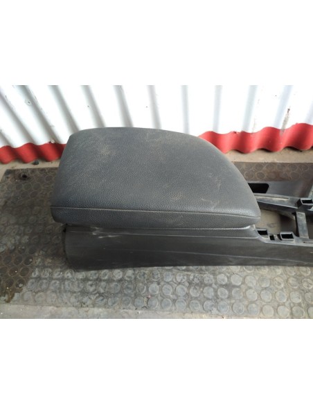 APOYABRAZOS CENTRAL BMW SERIE 1 BERLINA 5P (F20) - 130293