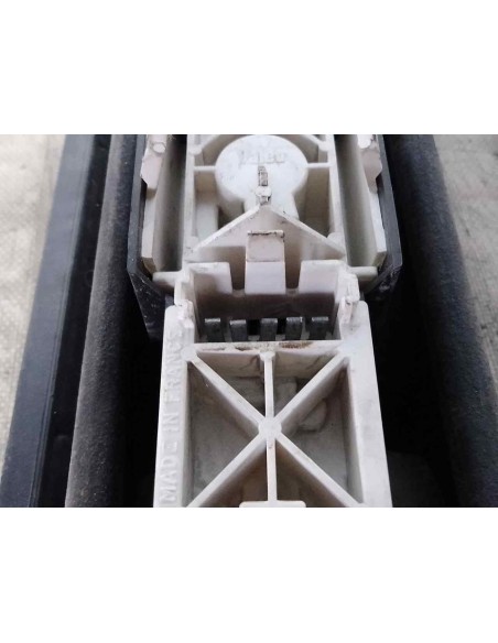 PILOTO TRASERO DERECHO RENAULT RAPID /EXPRESS (F40) - 135454