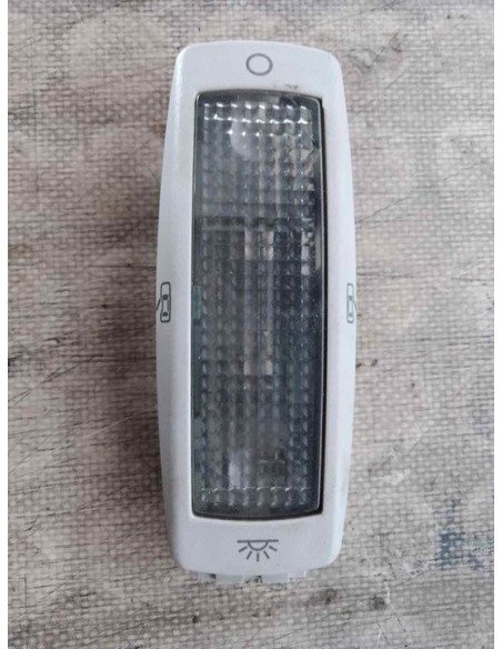 LUZ INTERIOR VOLKSWAGEN PASSAT BERLINA (3B3) - 134539