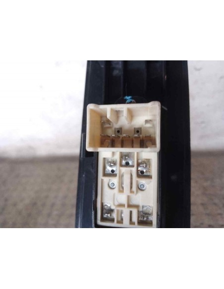 MANDO ELEVALUNAS DELANTERO DERECHO HYUNDAI TERRACAN (HP) - 141725