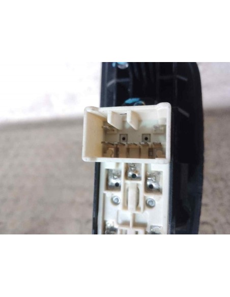 MANDO ELEVALUNAS TRASERO DERECHO HYUNDAI TERRACAN (HP) - 141727