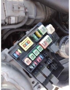 CAJA RELES / FUSIBLES MITSUBISHI CARISMA BERLINA 5 (DA0)... 2