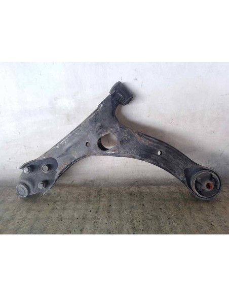 BRAZO SUSPENSION INFERIOR DELANTERO DERECHO TOYOTA AVENSIS BERLINA (T25) - 174396