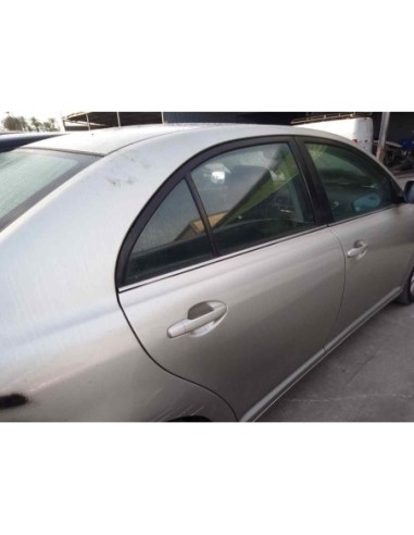 PUERTA TRASERA DERECHA TOYOTA AVENSIS BERLINA...