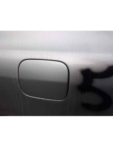 TAPA EXTERIOR COMBUSTIBLE TOYOTA AVENSIS...