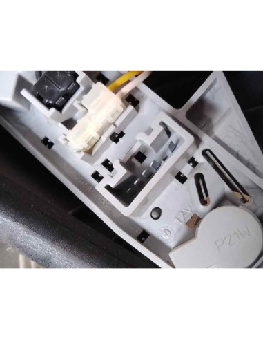 PILOTO TRASERO DERECHO TOYOTA YARIS...