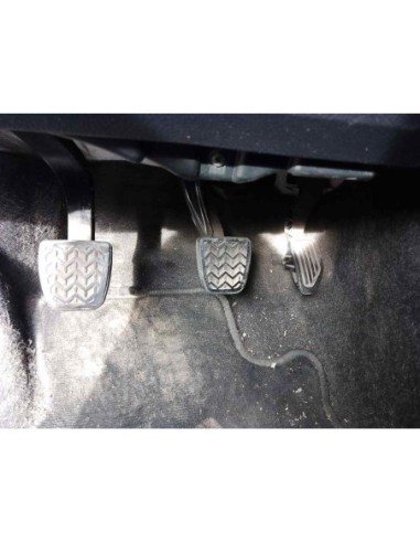 PEDAL EMBRAGUE TOYOTA YARIS (KSP1/NLP1/NSP1) -...