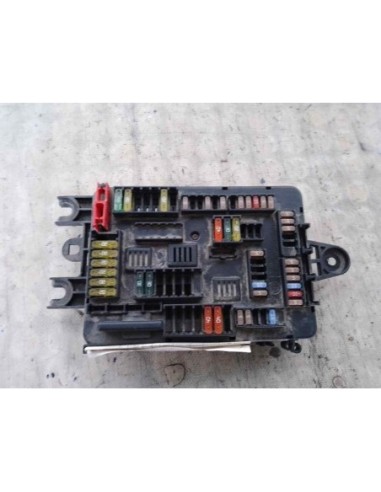 CAJA RELES / FUSIBLES BMW SERIE 1 BERLINA 5P...