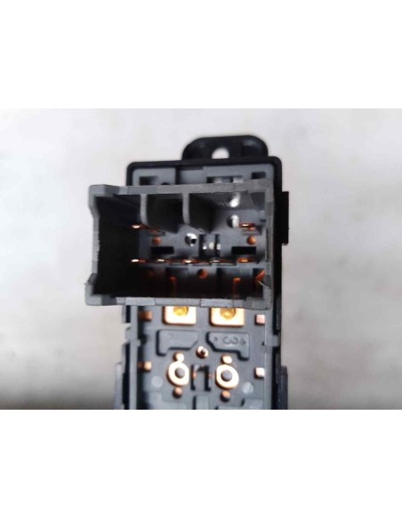 MANDO ELEVALUNAS DELANTERO DERECHO HYUNDAI I20 (GB) - 185859